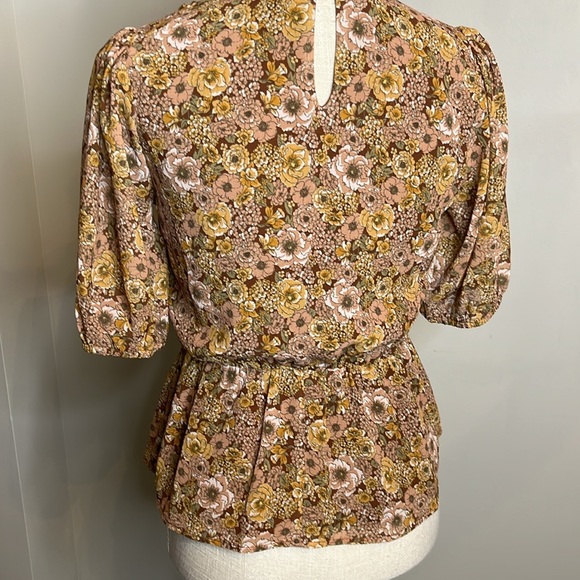 COLLECTIVE CONCEPTS (NWT) floral blouse - Picture 5 of 10